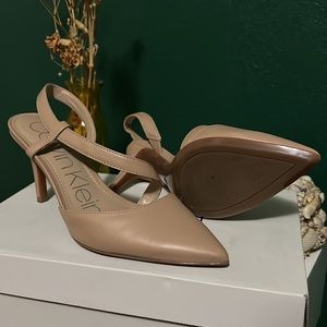 LIKE NEW Calvin Klein Nude Heels
